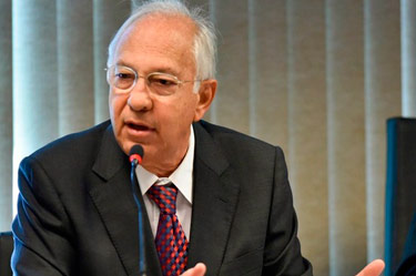 presidente do sinduscon df recebe titulo de cidadao honorario de brasilia