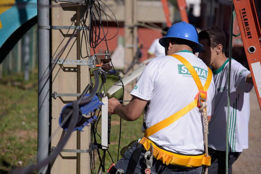 Instalador de cabos de Telefonia Foto Cristiano Costa2