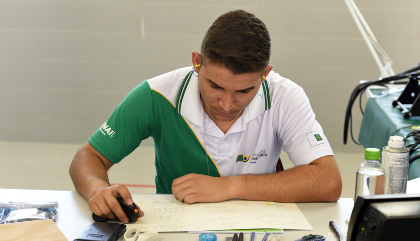 Gustavo Pontes Senai DF foto Jos&eacute; Sobrinho corpo materia