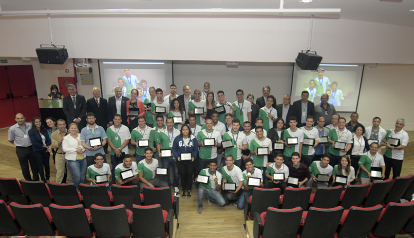 homenagem corpo materia CRI3386