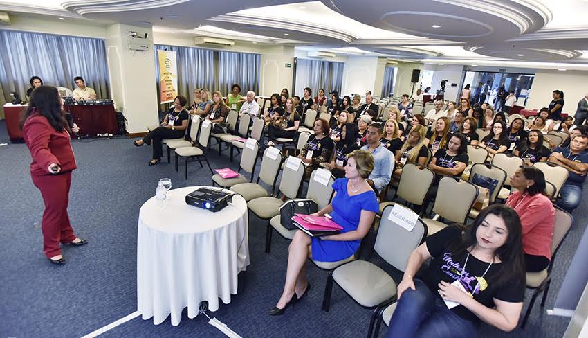 mulhres que constroem corpo