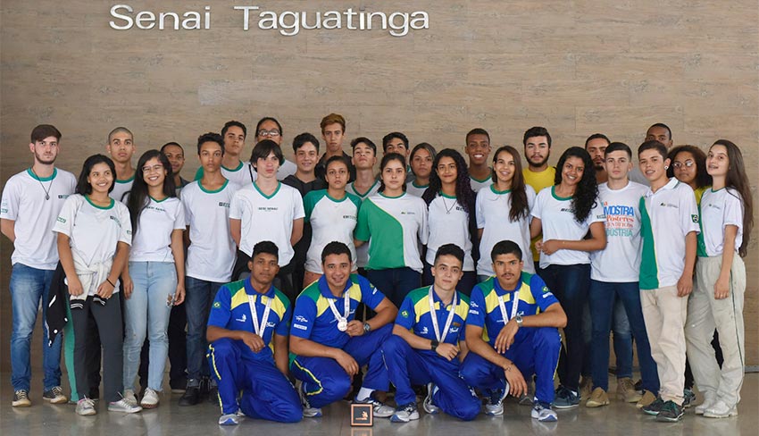 coletiva campeoes DF worldskills senai sistemafibra