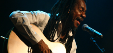 Cantor Luiz Melodia encerra Festival de Música do Sesi-DF
