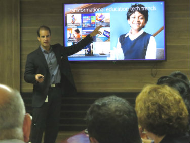 Lideranças do SESI/SENAI recebem técnicos da Microsoft