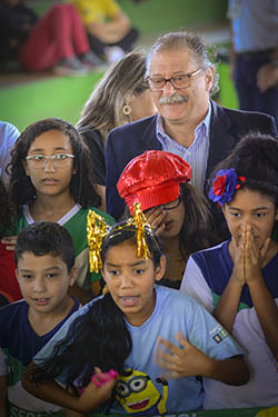 Torcedores no torneio interescolar