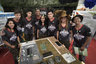 Conheça a história e os integrantes da equipe Lego Field