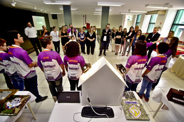 Equipes de Robótica recebem visita especial