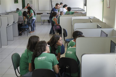 Equipes do Sesi ficam entre as melhores do DF no DNA