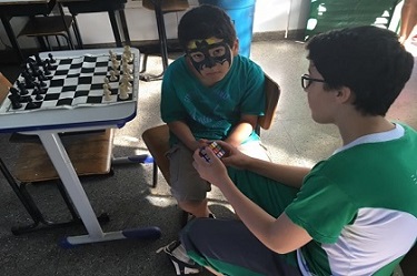 Alunos do Sesi Gama realizam oficina de Xadrez na Estrutural