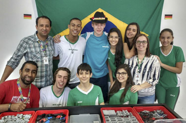 Alemão expert em robótica ministra palestra no Sesi Taguatinga