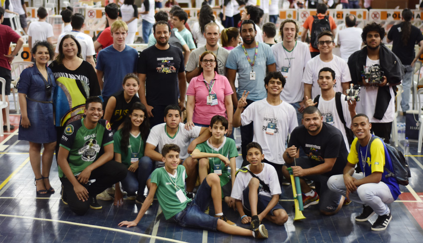 Robotica elefante branco corpo materia CRI8551