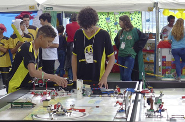 Sesi-DF ganha dois prêmios no Torneio Regional de Robótica no ES