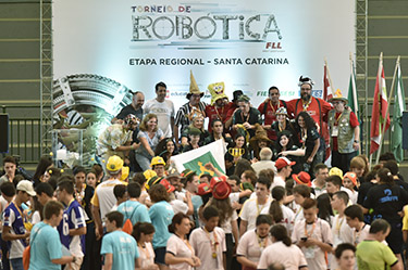 Equipe Legofield vence Torneio Regional de Robótica em SC