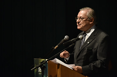 Jovens ganham novas oportunidades de trabalho por meio do Vira Vida