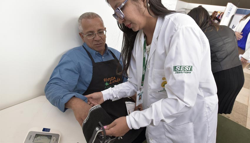 feira longevidade sesi idosos alimentacao saude pressao cozinha brasil