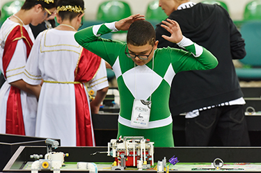 Animação e parceria marcam primeiro dia do Torneio de Robótica