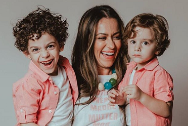 No Dia das Mães, marcas revertem venda de camisetas para o Vira Vida