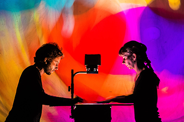 Espetáculo com sombras dá início à programação do Sesi BRB Cultural