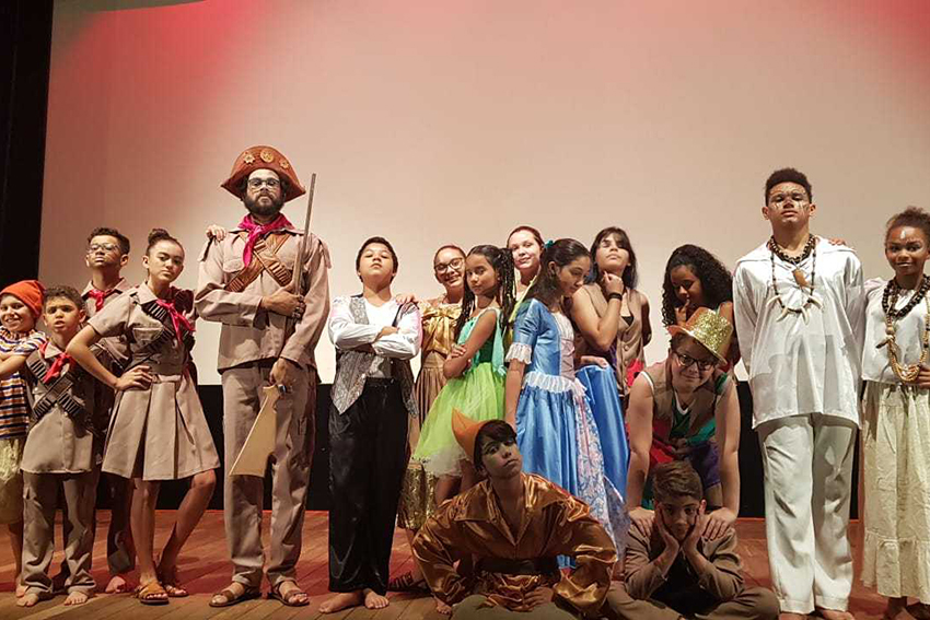 Grupo de teatro do sesi1