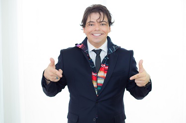 Gustavo Mendes traz espetáculo de stand-up ao Centro Cultural Sesi