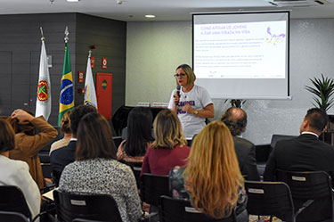 Vira Vida faz mobilização por contratação de egressos