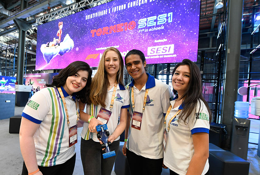 f1 nas escolas equipe colibri