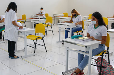 Sesi-DF recebe alunos para apoio pedagógico presencial