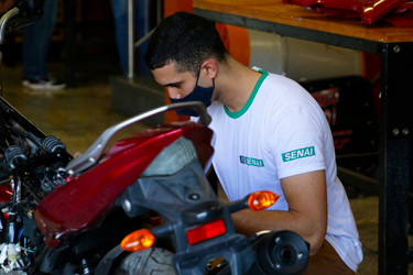 Sesi e Senai trabalham há 80 anos pela inserção dos jovens menos favorecidos no Brasil